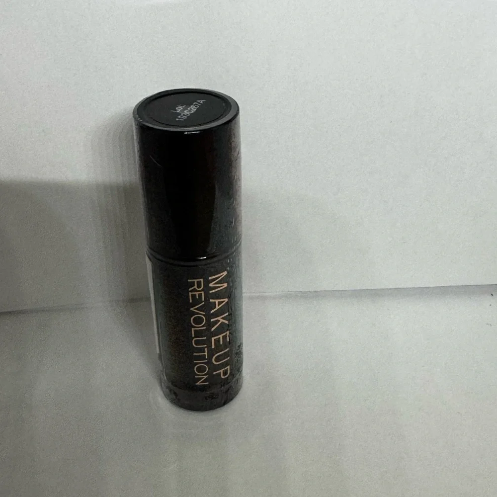 Makeup Revolution Vamp Collection Lipstick – Black Cherry Plum Deep Burgundy New
